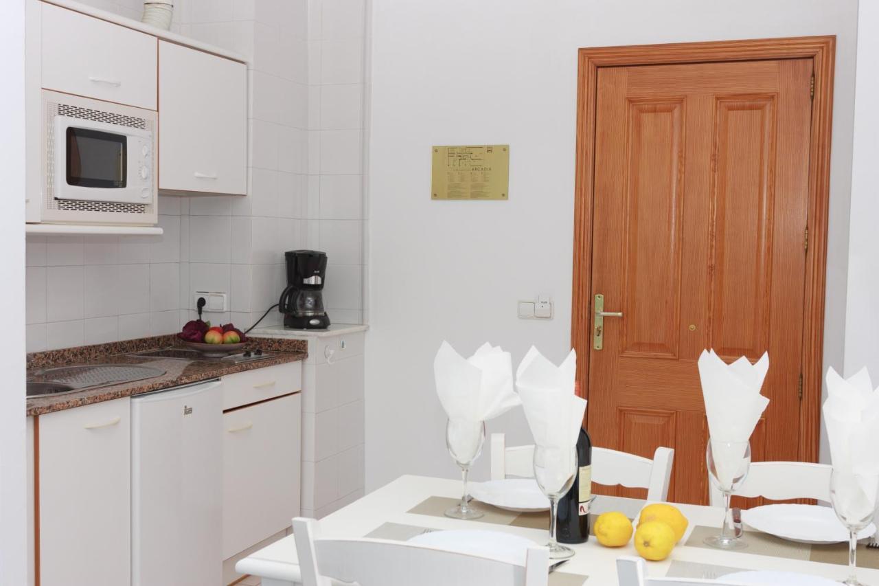 Arcadia Apartment กาลามิยอร์ ภายนอก รูปภาพ
